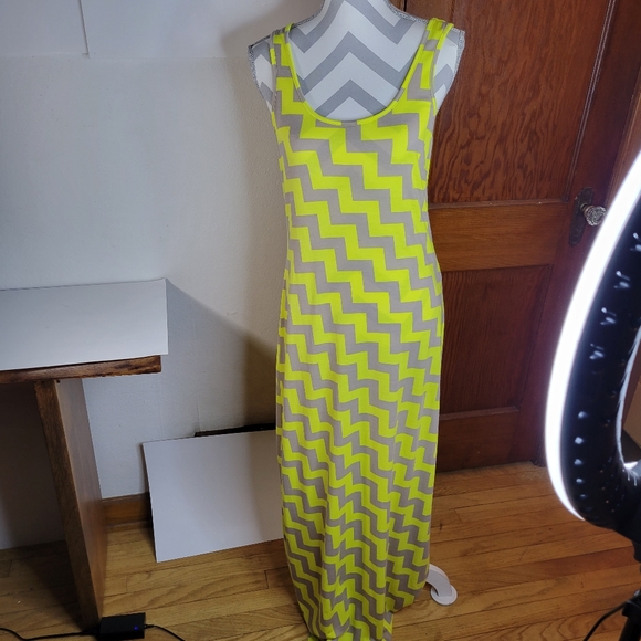 Womans Bar III Tank Knit Maxi Dress Zig zag Pattern Bright Yellow/Taupe Size Med - Picture 2 of 8